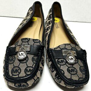 Michael Kors classic flat loafers in size 9M